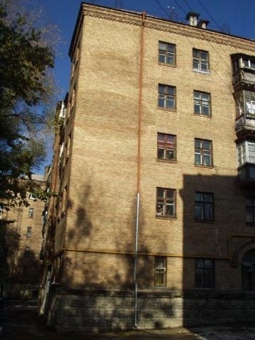 Киев, Макаровская ул., 1