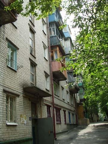 Киев, Ломоносова ул., 4