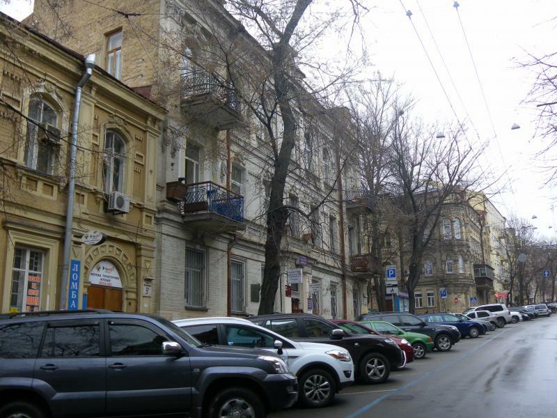 Київ, Мала Житомирська вул., 11