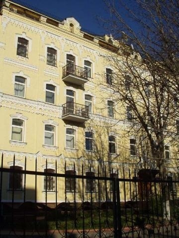 Київ, Львівська пл., 6