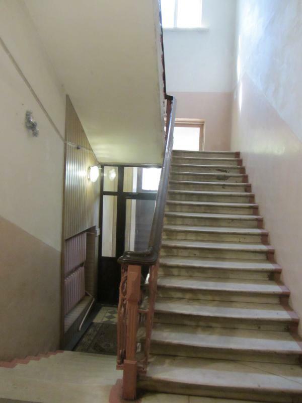 Київ, Тарасівська вул., 1б