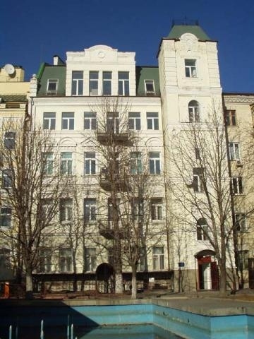 Київ, Львівська пл., 4