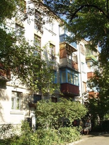 Киев, Макаренко ул., 5/8
