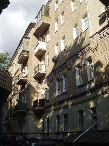 Київ, Інститутська вул., 19В