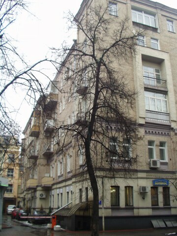 Київ, Інститутська вул., 19В