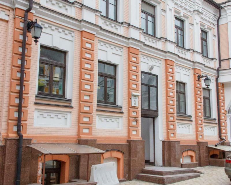 Київ, Гончарна вул., 3