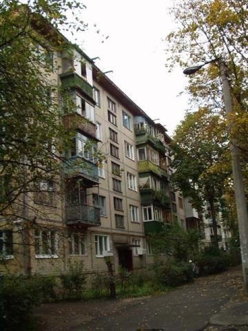 Київ, Івана Виговського вул., 8В