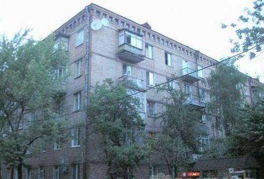 Київ, Івана Світличного вул., 4