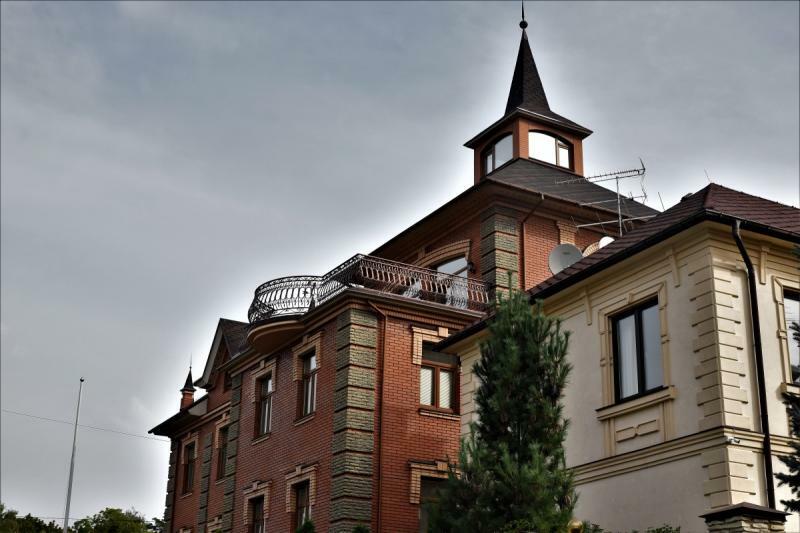 Киев, Ольшанская ул., 1