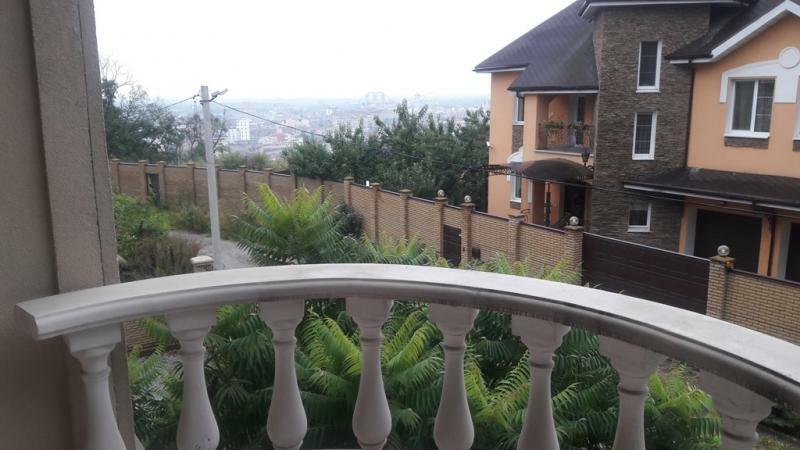 Київ, Отто Шмідта вул., 6