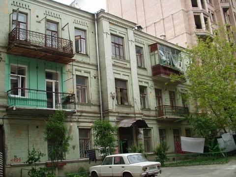 Киев, Олеся Гончара ул., 28Б