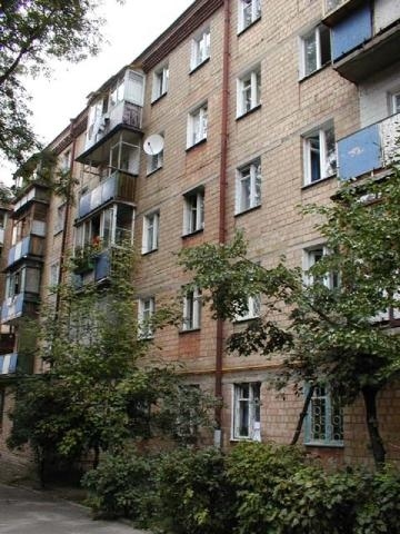 Киев, Ольжича ул., 17