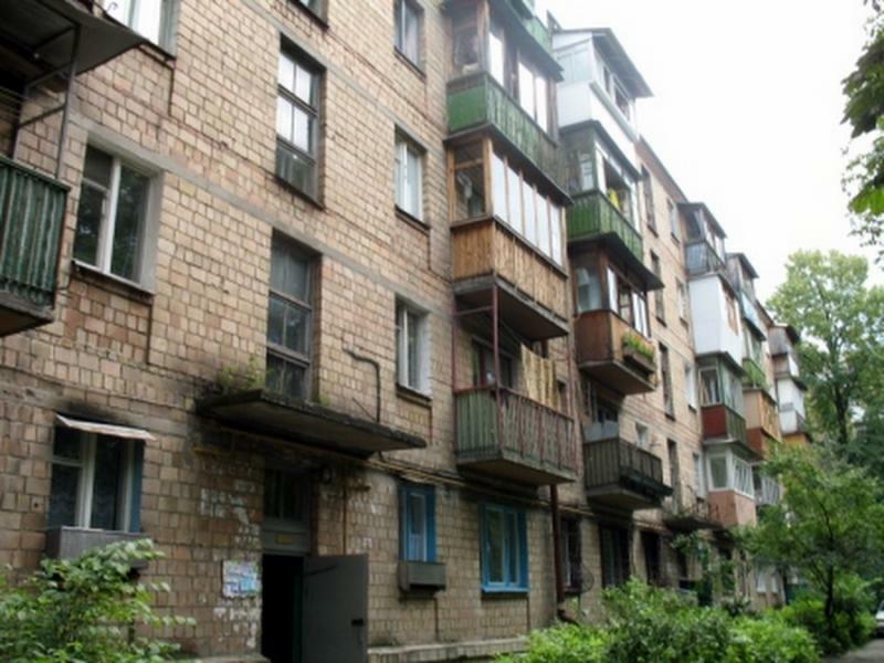 Киев, Ольжича ул., 8