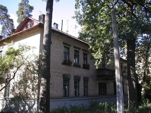 Киев, Михаила Котельникова ул., 23