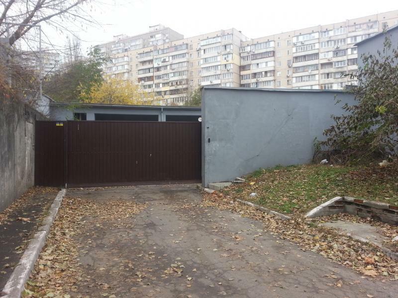 Київ, Мостицька вул., 24