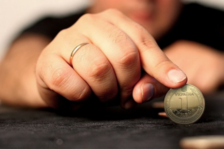 В Украине начинается монетизация льгот: выдавать деньги на ЖКУ и проезд будут во Львове