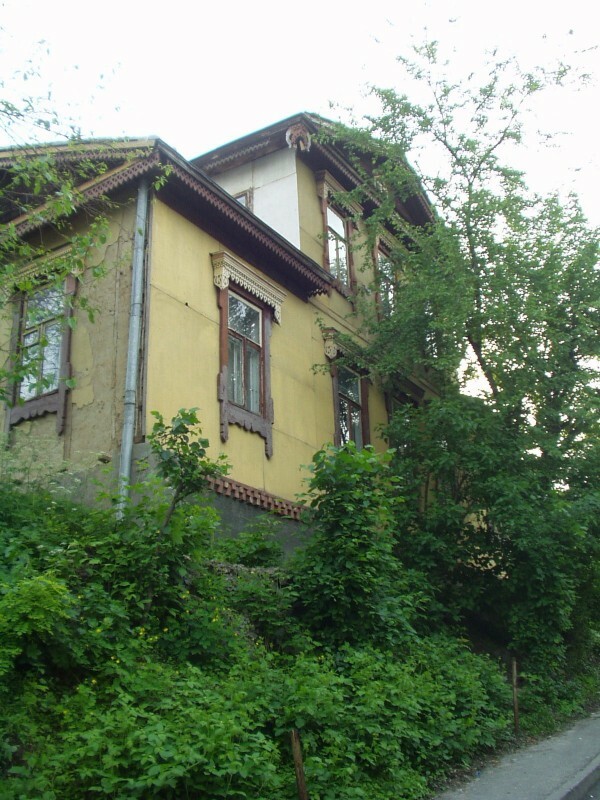 Київ, Олегівська вул., 9