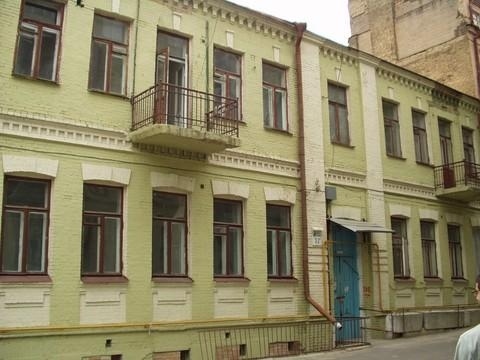 Киев, Олеся Гончара ул., 32В