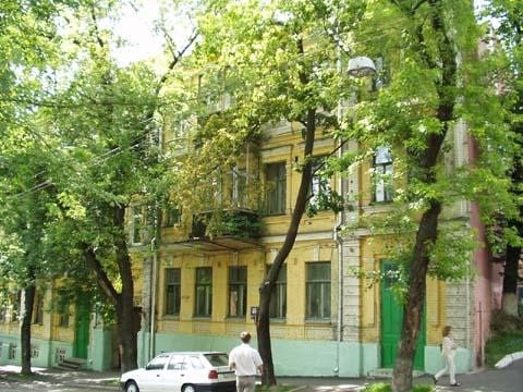 Київ, Олеся Гончара вул., 24