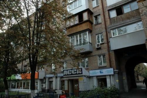 Київ, Олент Теліги вул., 31/1