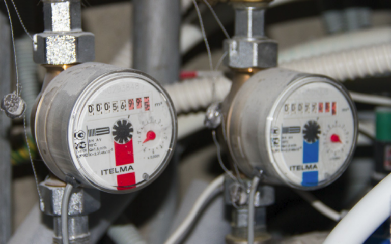 Кто может проверять счетчики электричества и горячей воды в Киеве