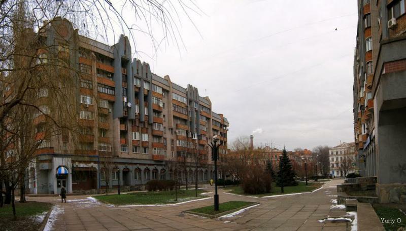 Днепропетровская обл., Криворожский район, г. Кривой рог, Александра Поля ул., 1