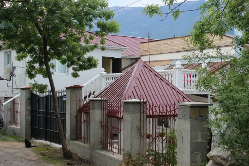 АР Крым обл., г. Ялта, Спортивный пер., 11