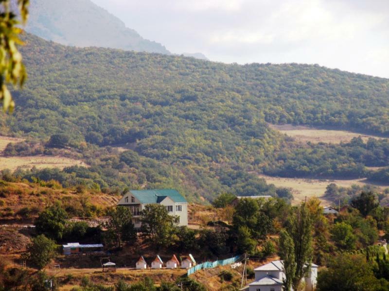 АР Крым обл., Большая Алушта район, с. Генеральское, Садовая ул., 1В