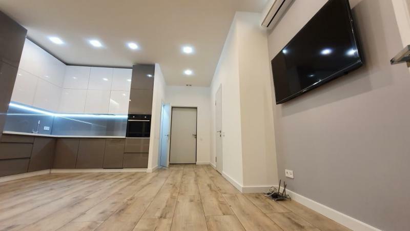 Продаж 2-кімнатної квартири 64 м², Сімферопольська вул., 2