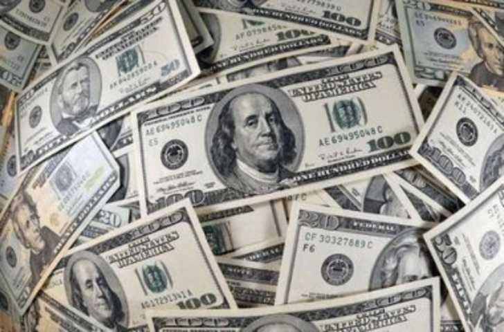 Почему стал расти курс доллара и закрываются обменники