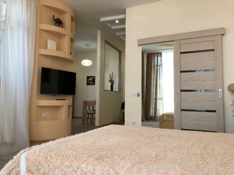 Продаж 3-кімнатної квартири 122 м², Сімферопольська вул., 2