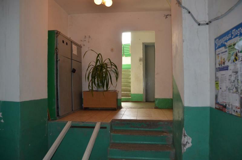 Дніпро, Слави бул., 18
