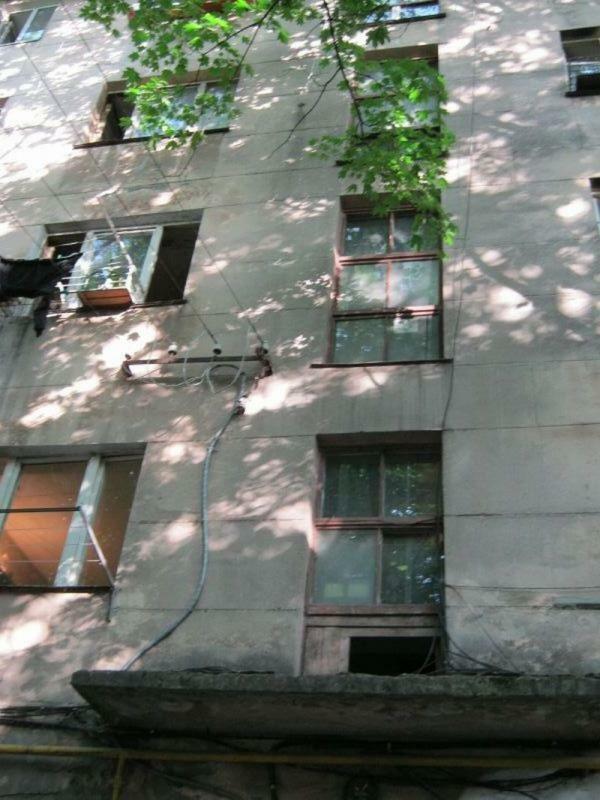 Одеса, Космонавтов вул., 68