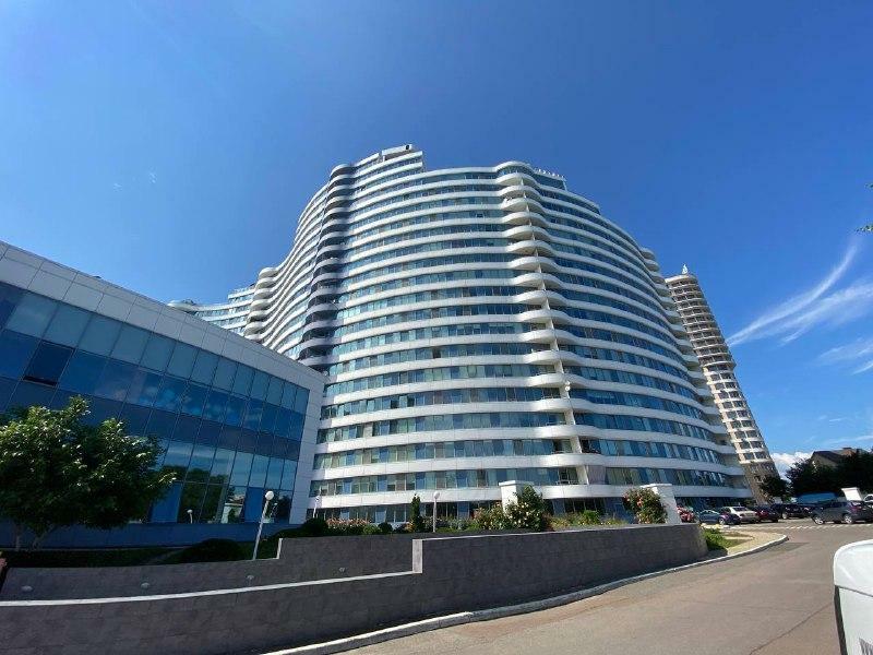 Продажа 3-комнатной квартиры 130 м², Литературная ул., 1А