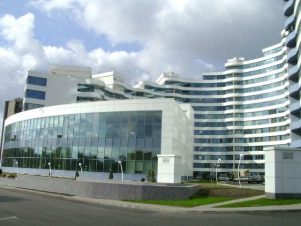 Продаж 3-кімнатної квартири 130 м², Літературна вул., 1А