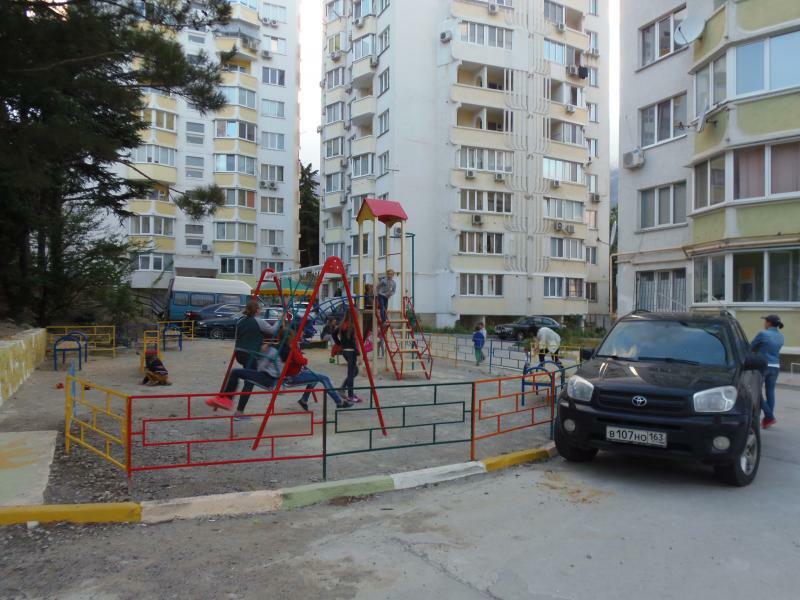 АР Крым обл., Большая Ялта район, пгт Ливадия, Блюхера ул., 48