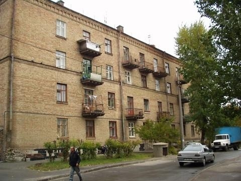Київ, Городня вул., 38