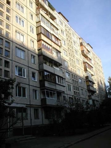 Киев, Гната Юры ул., 8