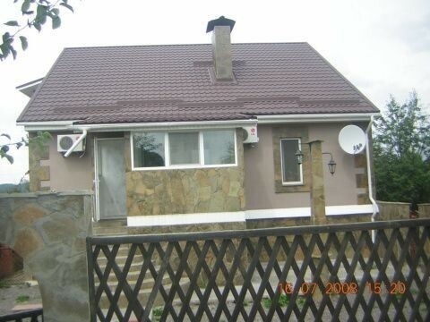 Київська обл., Києво-Святошинський район, с. Хотів, Вишнева вул., 8