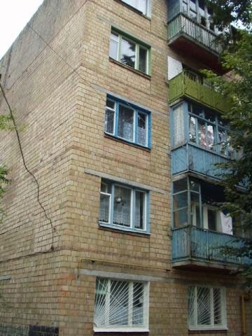 Київ, Івана Гонти вул., 3