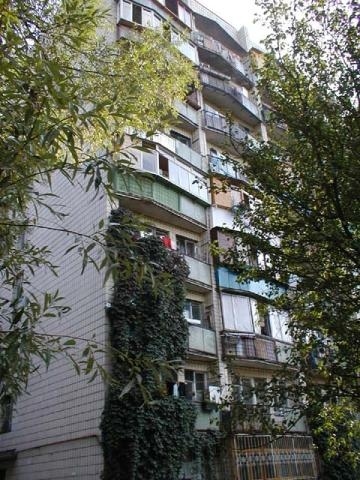 Київ, Зодчих вул., 6Б