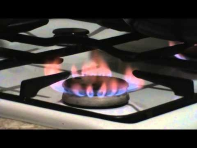 Украинцы жалуются на красный газ в конфорках