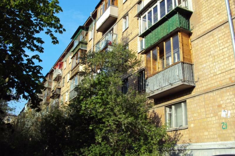 Київ, Михайла Донця вул., 21