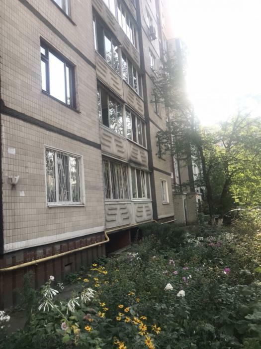 Київ, Котельникова вул., 25