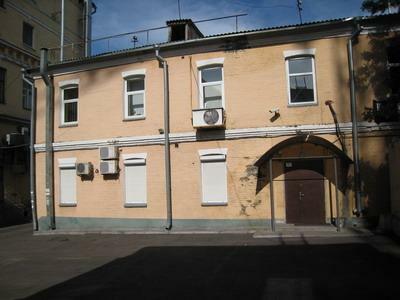 Київ, Набережно-Хрещатицька вул., 15-17/18