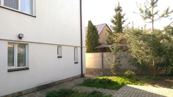 Київ, Столетова вул., 39