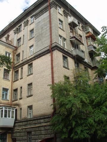 Киев, Тарасовская ул., 2/21