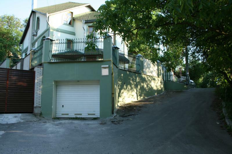 Киев, Тихорецкая ул., 10