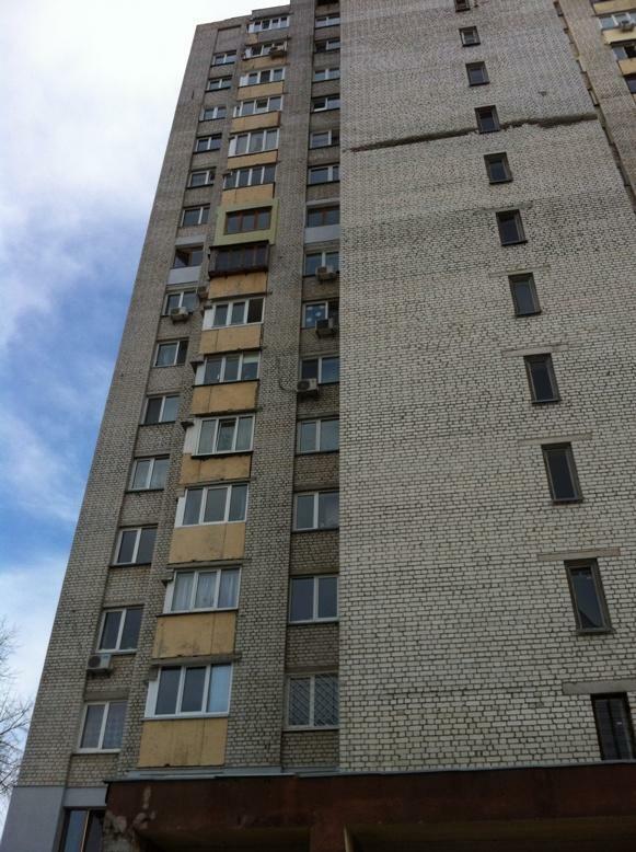 Київ, Топольова вул., 4-8