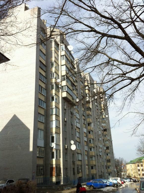 Київ, Топольова вул., 4-8